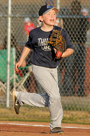 Thunder vs. A's 9-10 year old baseball 4-22-2014 (© Justin Manning) JWM_0083