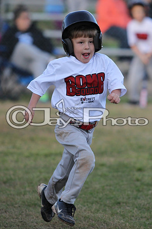 Bomb Squad vs Tigers 6-7 year old (Pitching Machine) 4-27-2015 (©Justin Manning) JWM_0029