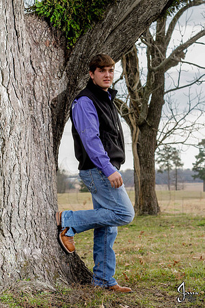 Austin Hicks senior pictures 12-29-13 (�Justin Manning) (�Justin Manning) (�Justin Manning) JWM_0021
