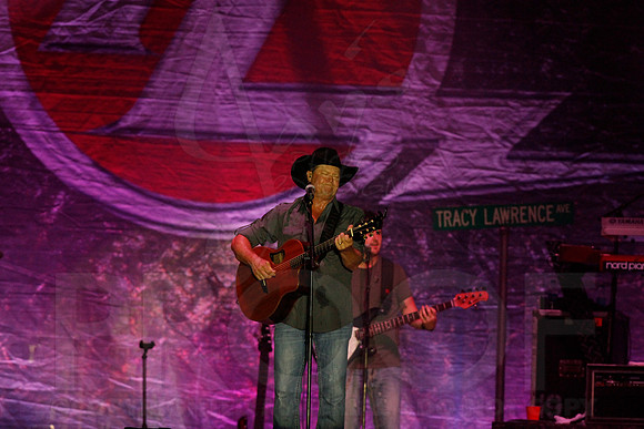 Tracy Lawrence (Brickfest) 6-28-2014 (©Justin Manning) JWM_138