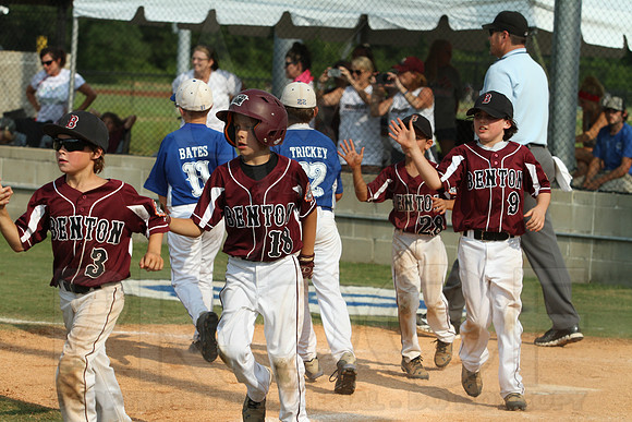 Benton-Midkiff vs. Bryant-Griffin 8 year old (Cal Ripken) 7-20-2014 (©Justin Manning) JWM_390