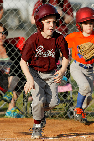 Panthers @ Mets 5-6 year old baseball 4-22-2014 (© Justin Manning) JWM_0122