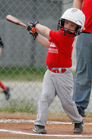 Phillies vs. Razorbacks 5-6 year old baseball 4-3-2014 (© Justin Manning) JWM_0091