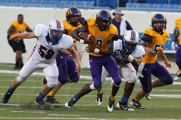 Ashdown vs West Memphis 9-2-13 (© Justin Manning) JWM0163