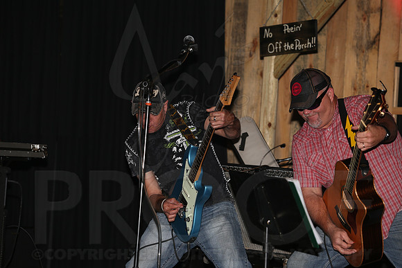 Midnight Hurricanes (Boogies Bar & Grill) 9-13-2014 (©Justin Manning) JWM_081