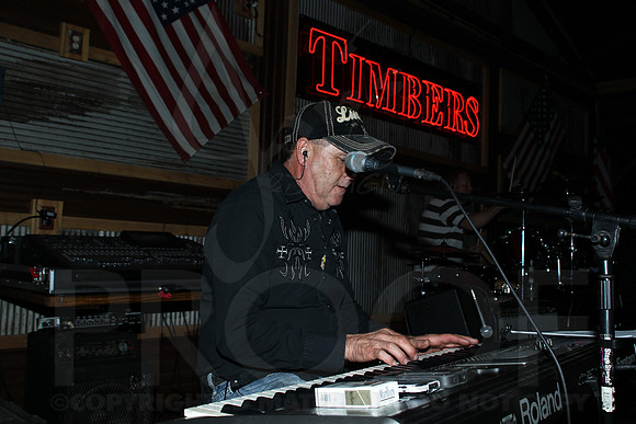Midnight Hurricanes (Timbers) 4-18-2015 (©Justin Manning) JWM_0088