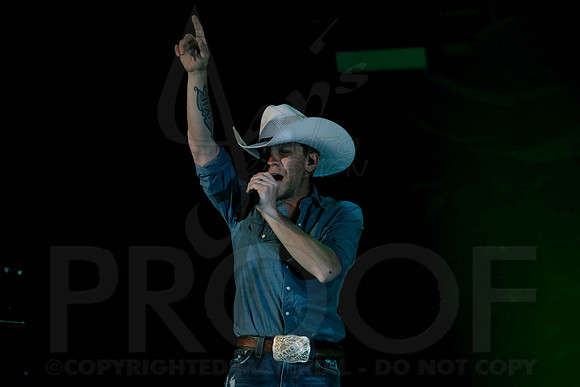Justin Moore Concert 4-25-2014 (© Justin Manning) JWM_0410