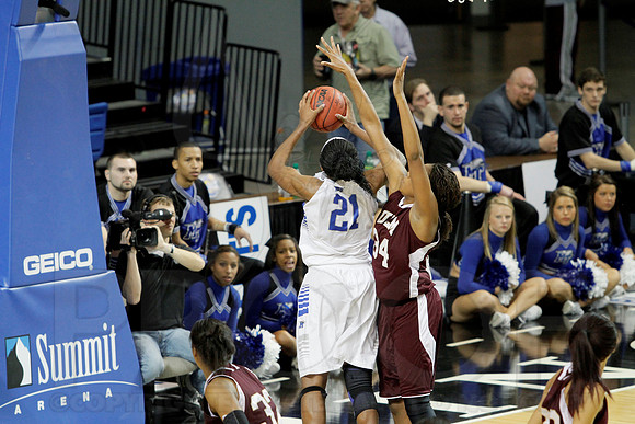 Middle Tennessee vs ULM  Women's 3-9-13 JWM0248 (©Justin Manning)