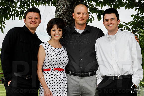 Woods Family-Senior photos 5-23-13 (© Justin Manning) JWM0018