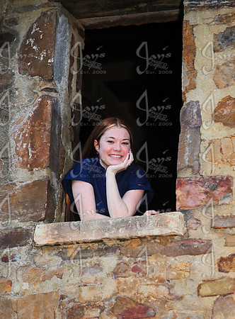 Campbell Marlow (Nurse Graduation Photos) 11-10-25_JWM_0018