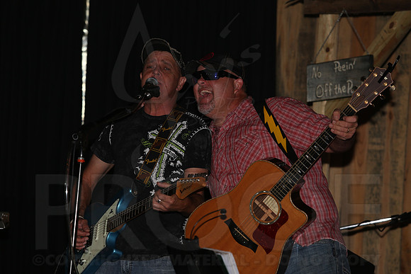 Midnight Hurricanes (Boogies Bar & Grill) 9-13-2014 (©Justin Manning) JWM_069