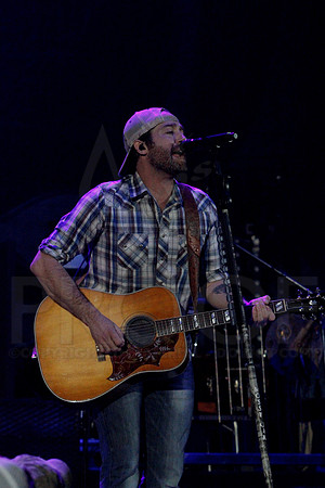 Justin Moore Concert 4-25-2014 (© Justin Manning) JWM_0014