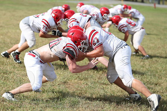 Glen Rose Football Practice 9-2-2014 (©Justin Manning) JWM_80