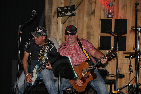 Midnight Hurricanes (Boogies Bar & Grill) 9-13-2014 (©Justin Manning) JWM_082