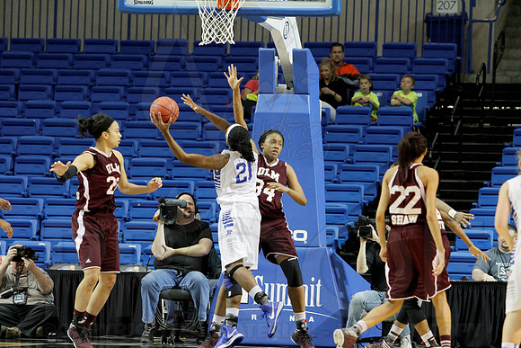 Middle Tennessee vs ULM  Women's 3-9-13 JWM0133 (©Justin Manning)