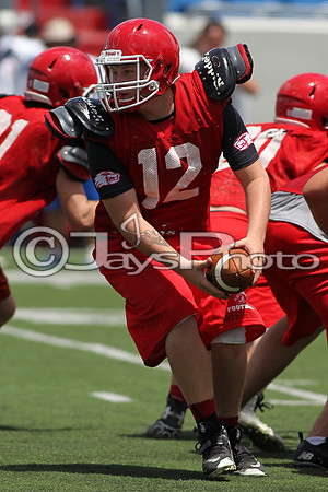 Football Team Camp (War Memorial Stadium) 6-16-2015 (©Justin Manning) JWM_0038
