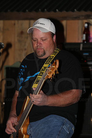 Midnight Hurricanes (Boogies Bar & Grill) 9-13-2014 (©Justin Manning) JWM_014