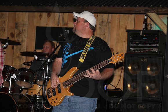 Midnight Hurricanes (Boogies Bar & Grill) 9-13-2014 (©Justin Manning) JWM_150