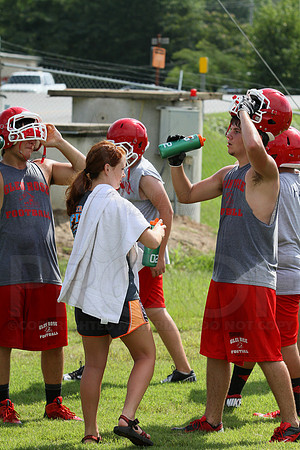Glen Rose football practice 2 adays 8-6-13 (© Justin Manning) JWM0022