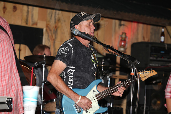 Midnight Hurricanes (Boogies Bar & Grill) 9-13-2014 (©Justin Manning) JWM_096