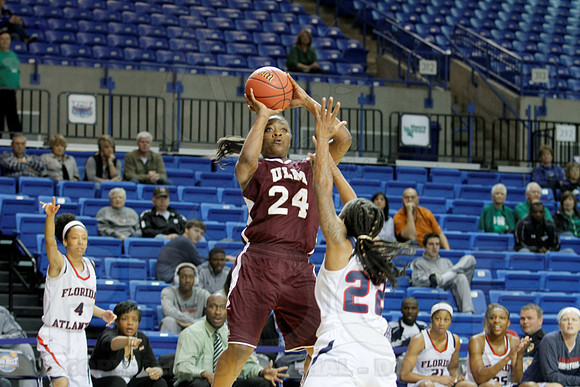 Florida Atlantic vs. UL-Monroe Women's JWM0097 (©Justin Manning)