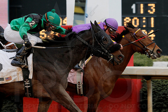 Oaklawn 8th Race 3-9-13 JWM0033 (©Justin Manning)