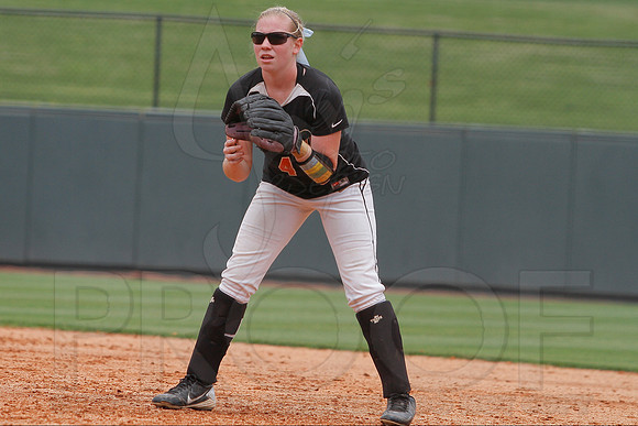 2A Magnet Cove vs. Bigelow- State Softball Finals (Bogle Park) 5-18-13 (© Justin Manning) JWM0080