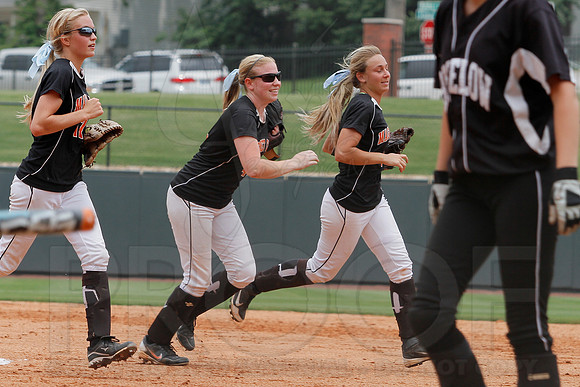 2A Magnet Cove vs. Bigelow- State Softball Finals (Bogle Park) 5-18-13 (© Justin Manning) JWM0111