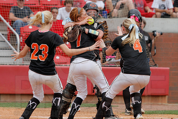 2A Magnet Cove vs. Bigelow- State Softball Finals (Bogle Park) 5-18-13 (© Justin Manning) JWM0147