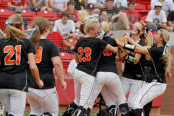 2A Magnet Cove vs. Bigelow- State Softball Finals (Bogle Park) 5-18-13 (© Justin Manning) JWM0150