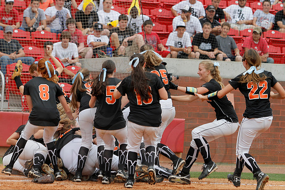 2A Magnet Cove vs. Bigelow- State Softball Finals (Bogle Park) 5-18-13 (© Justin Manning) JWM0165