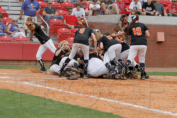 2A Magnet Cove vs. Bigelow- State Softball Finals (Bogle Park) 5-18-13 (© Justin Manning) JWM0170