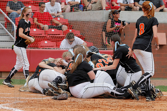 2A Magnet Cove vs. Bigelow- State Softball Finals (Bogle Park) 5-18-13 (© Justin Manning) JWM0171