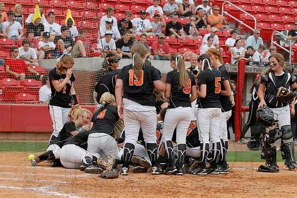 2A Magnet Cove vs. Bigelow- State Softball Finals (Bogle Park) 5-18-13 (© Justin Manning) JWM0176