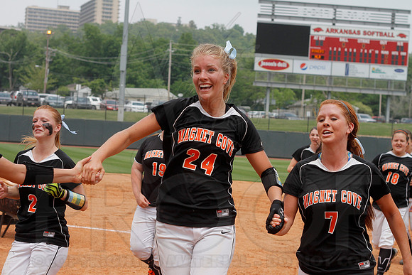 2A Magnet Cove vs. Bigelow- State Softball Finals (Bogle Park) 5-18-13 (© Justin Manning) JWM0198