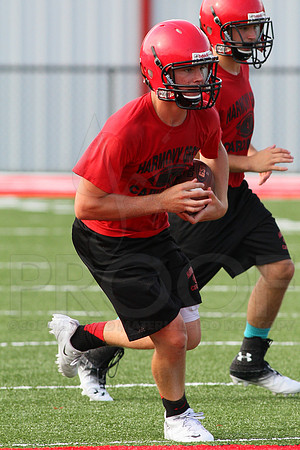 Harmony Grove football practice 2 adays 8-6-13 (© Justin Manning) JWM0029