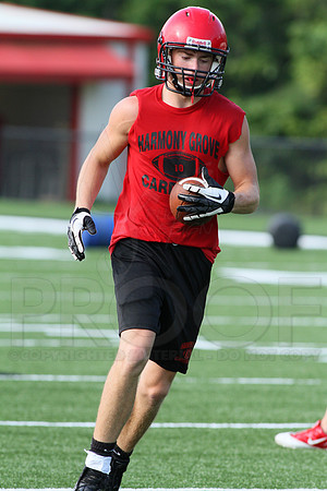 Harmony Grove football practice 2 adays 8-6-13 (© Justin Manning) JWM0027