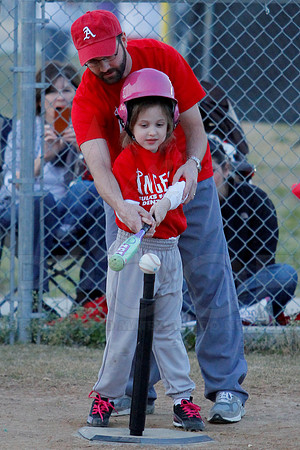 T-ball Angels vs Panthers 3-28-13 (© Justin Manning) JWM0081