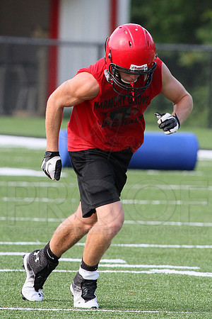 Harmony Grove football practice 2 adays 8-6-13 (© Justin Manning) JWM0018