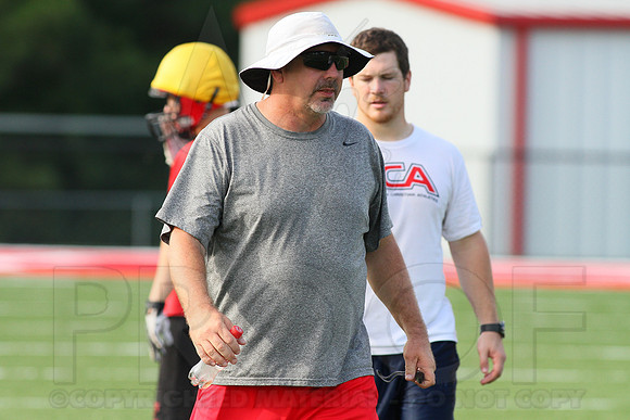 Harmony Grove football practice 2 adays 8-6-13 (© Justin Manning) JWM0021