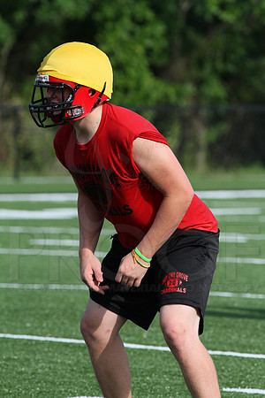 Harmony Grove football practice 2 adays 8-6-13 (© Justin Manning) JWM0051