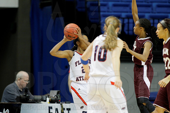 Florida Atlantic vs. UL-Monroe Women's JWM0274 (©Justin Manning)