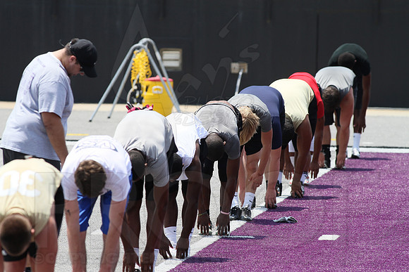 Clint Conque Football Camp 7-20-13 (© Justin Manning) JWM0010