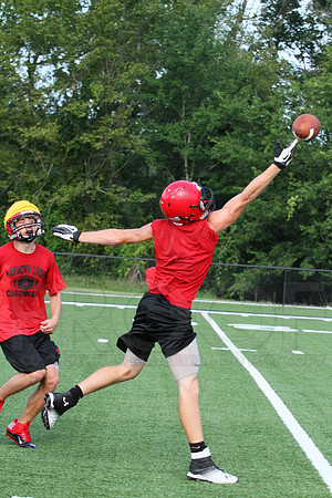 Harmony Grove football practice 2 adays 8-6-13 (© Justin Manning) JWM0037
