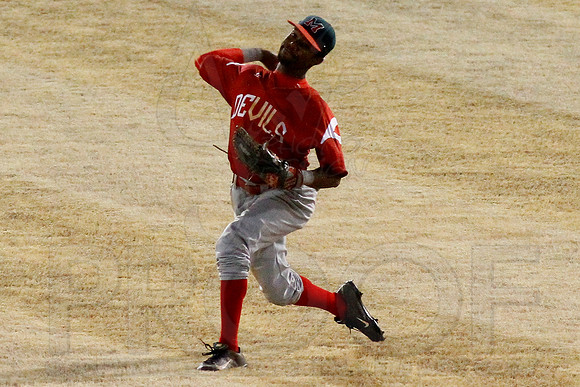 Miss Valley State @ Arkansas Baseball 3-27-13 (© Justin Manning) JWM0452