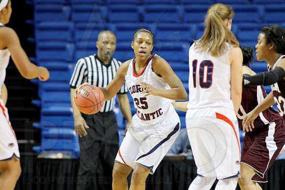 Florida Atlantic vs. UL-Monroe Women's JWM0276 (©Justin Manning)