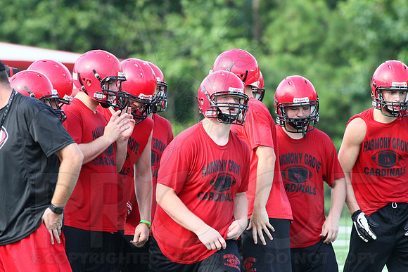 Harmony Grove football practice 2 adays 8-6-13 (© Justin Manning) JWM0010