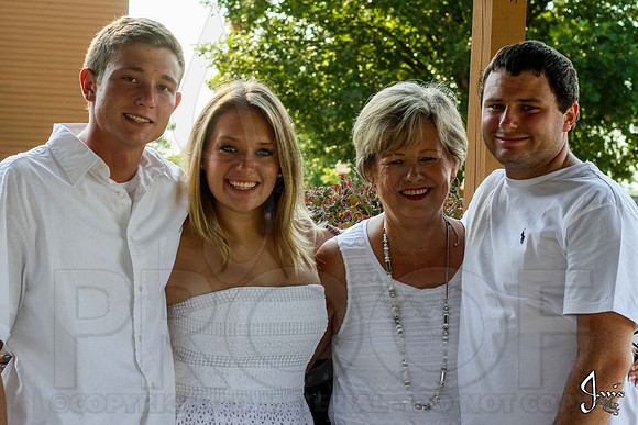 Hughes Family 7-27-13 (© Justin Manning) JWM0091