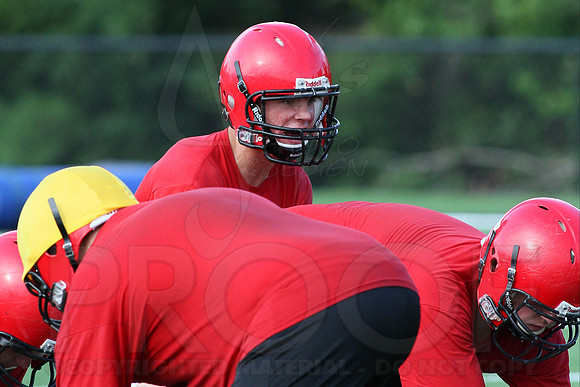 Harmony Grove football practice 2 adays 8-6-13 (© Justin Manning) JWM0016
