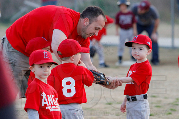T-ball Angels vs Panthers 3-28-13 (© Justin Manning) JWM0021